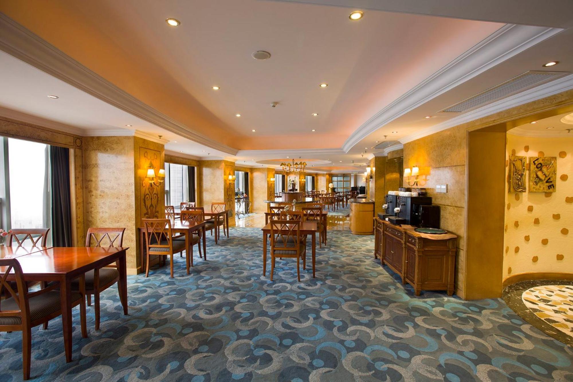 Hotel Crowne Plaza By Ihg 5*