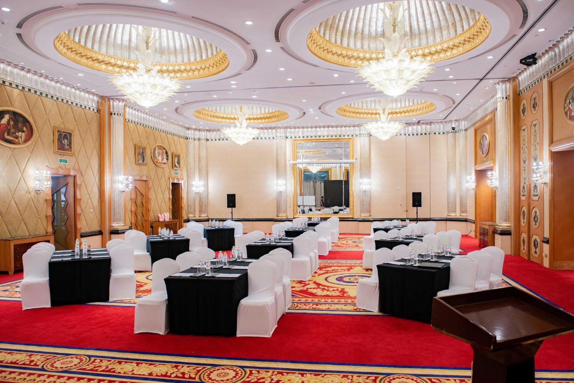 Crowne Plaza By Ihg
